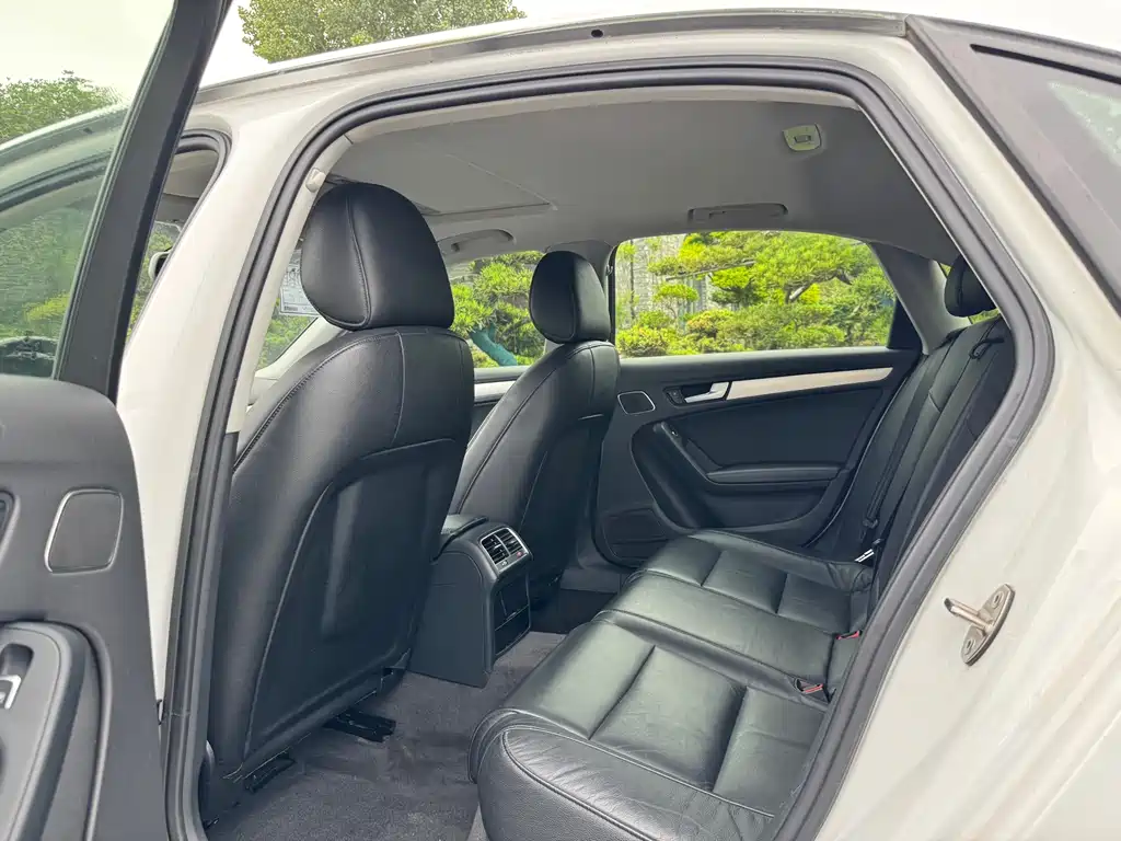 Audi A4L 2015