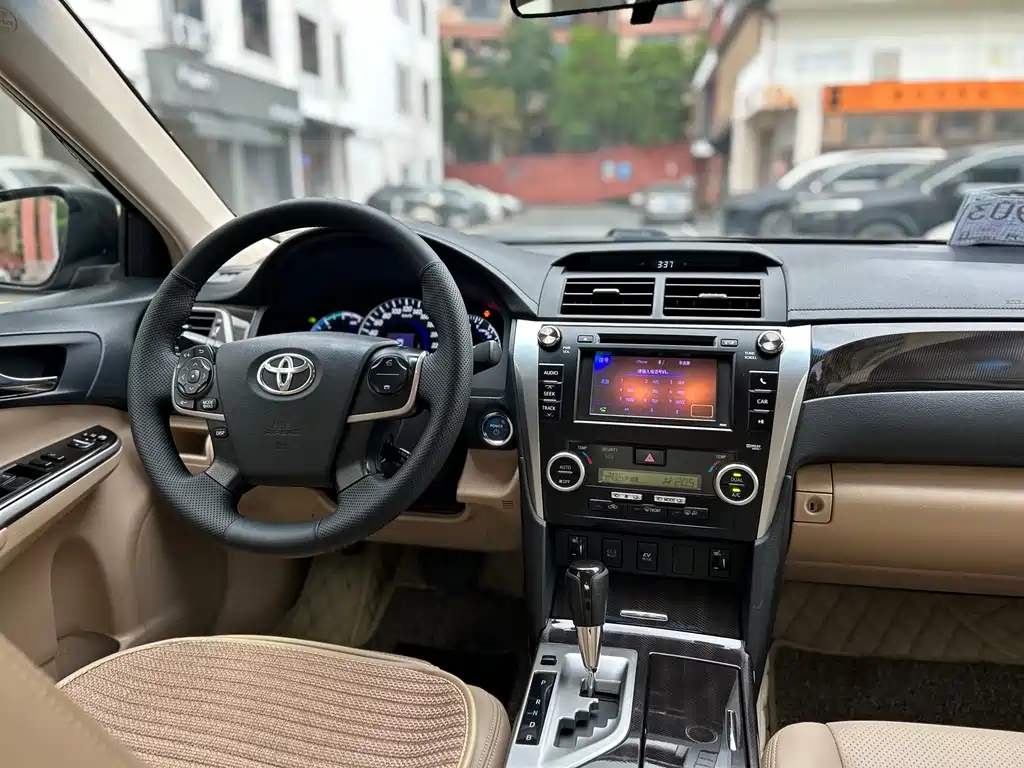 Toyota Camry 2013 — фото 33
