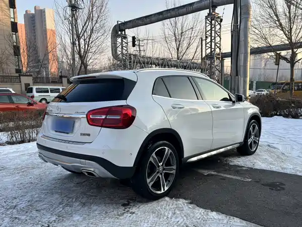 Mercedes-Benz GLA 2015