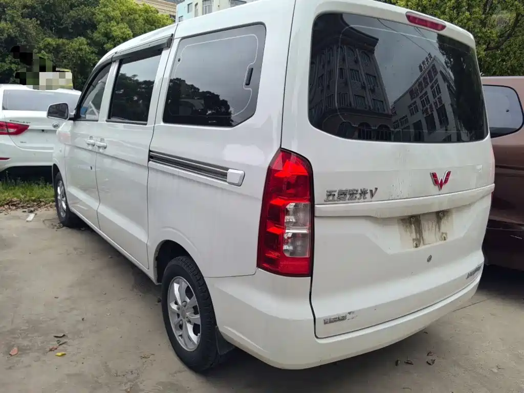 Wuling Hongguang V 2022