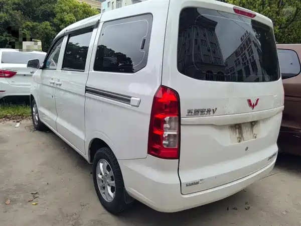 Wuling Hongguang V 2022
