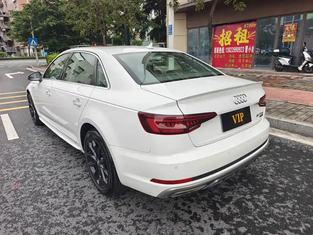 Audi A4L 2019