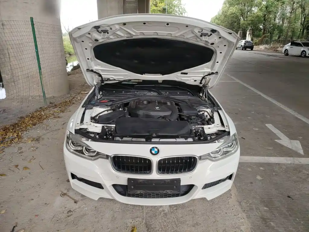 BMW 3 Series 2017 — фото 16