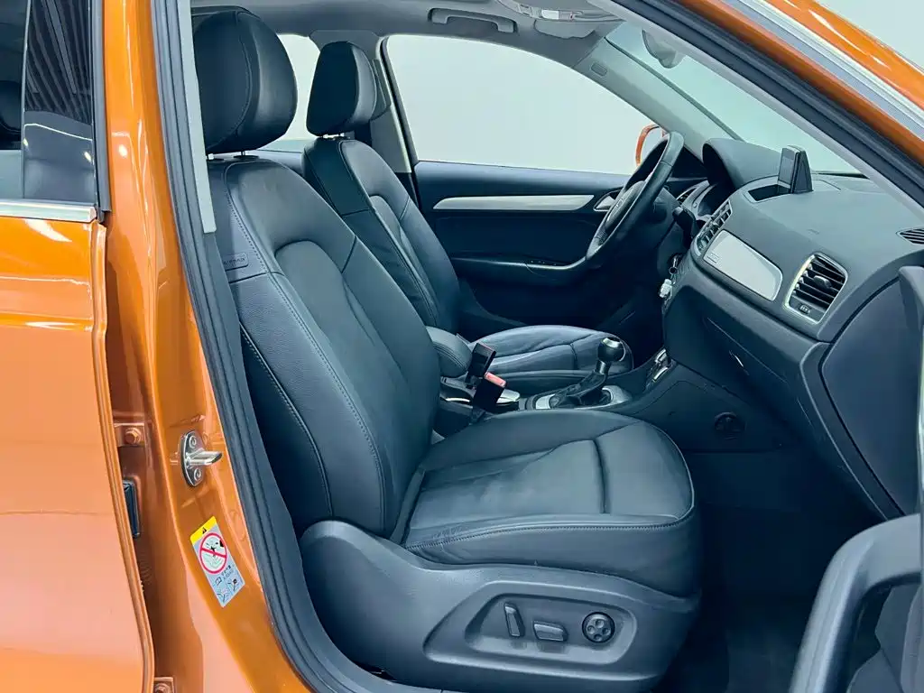 Audi Q3 2015 — фото 10