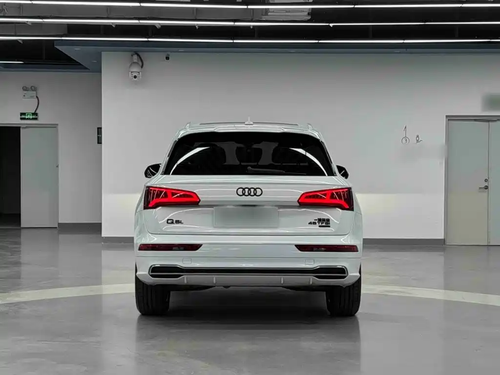 Audi Q5L 2019 — фото 11
