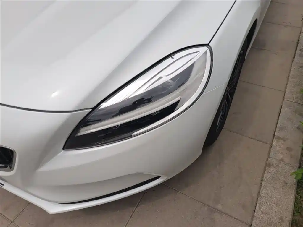 Volvo V40 2019 — фото 24