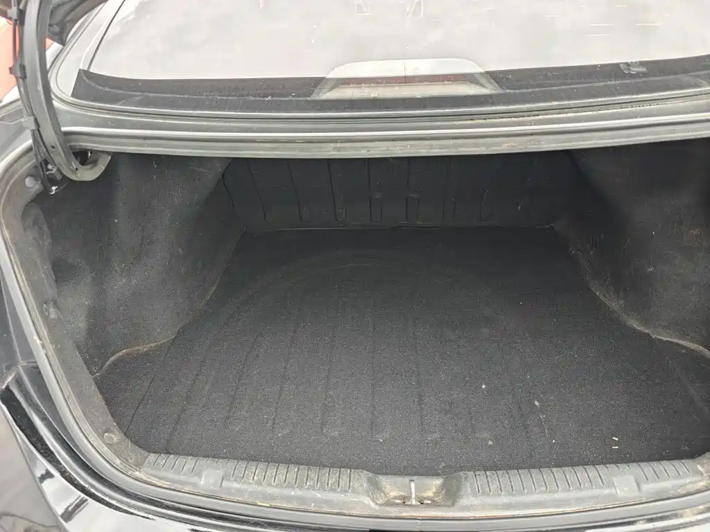 Hyundai Elantra Langdong 2015 — фото 19