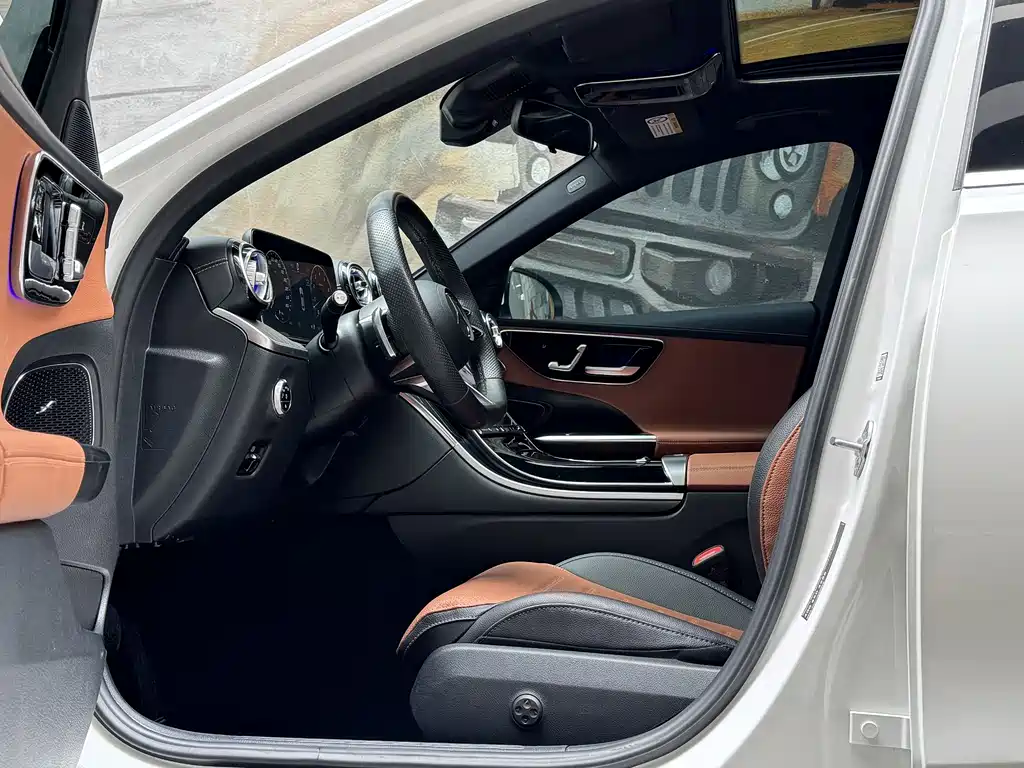 Mercedes-Benz C-Class 2023 — фото 9