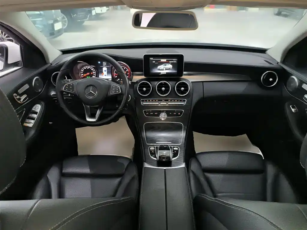 Mercedes-Benz C-Class 2018 — фото 10