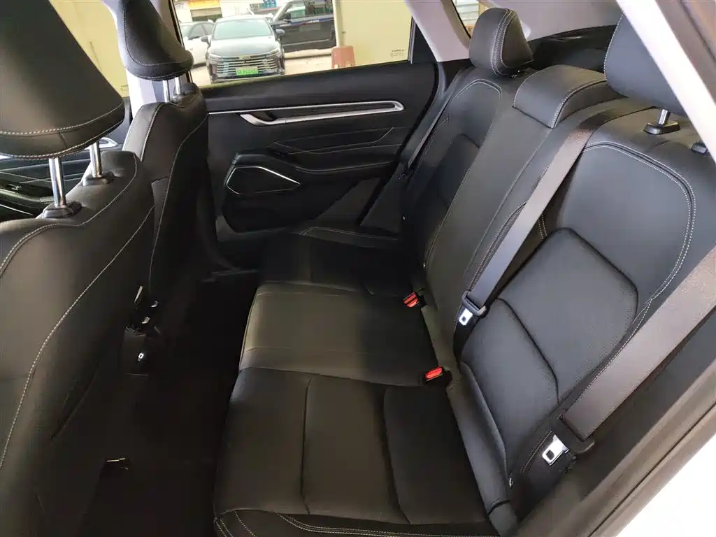 Geely Emgrand 2023 — фото 13