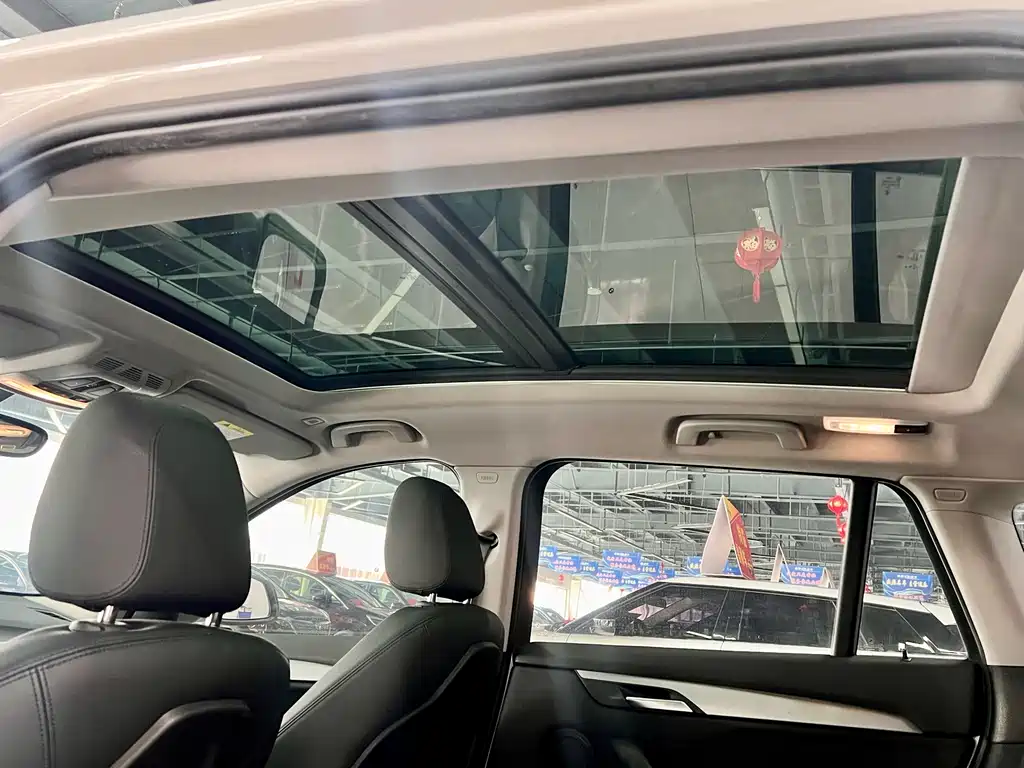 BMW X1 2019 — фото 12