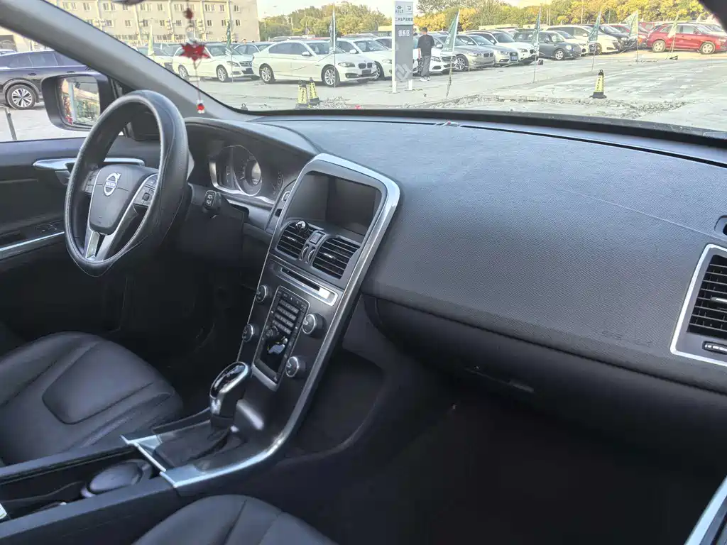 Volvo XC60 2013 — фото 16