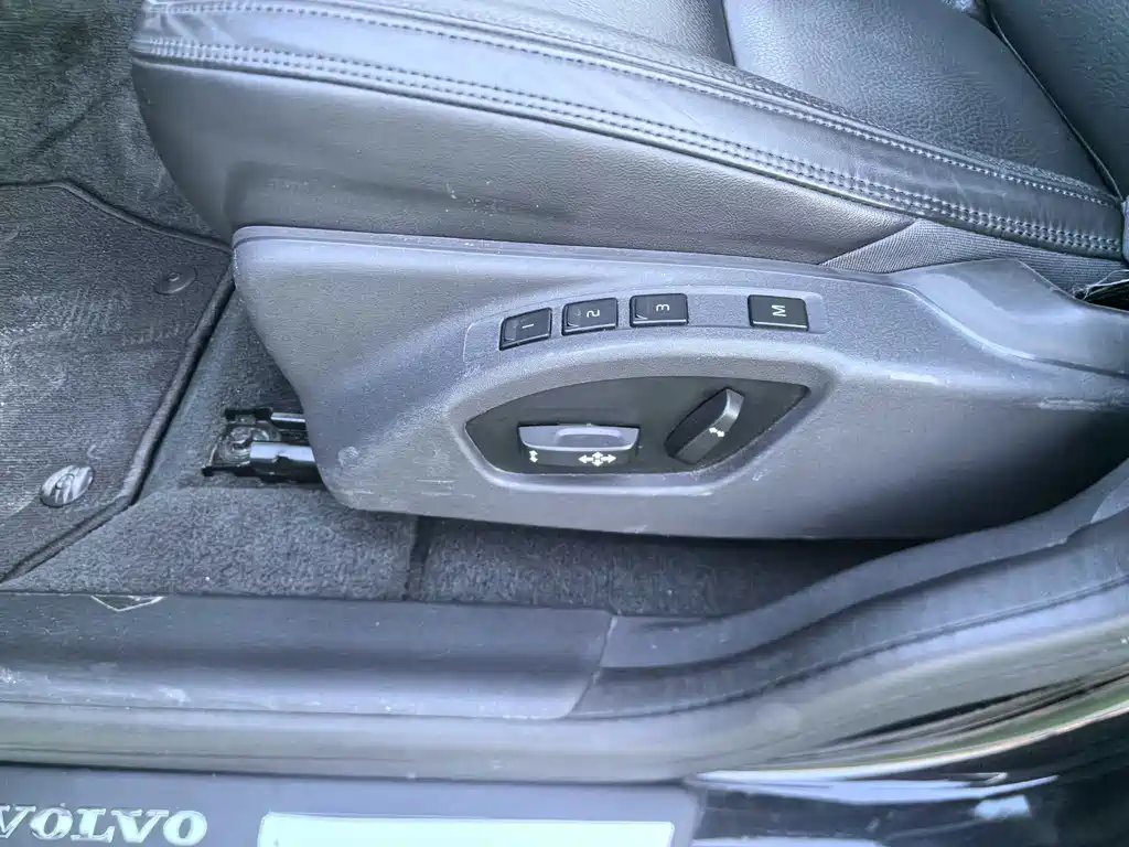 Volvo XC60 2013 — фото 17