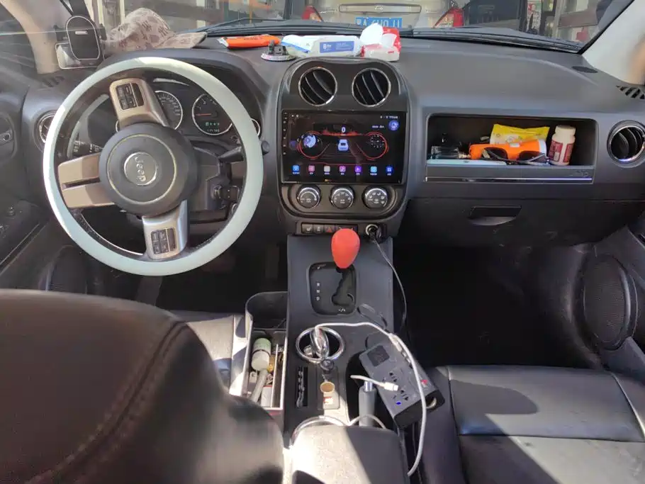 Jeep Compass 2012 — фото 11