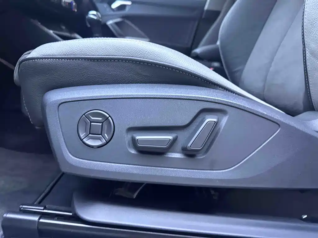 Audi Q3 2023 — фото 14