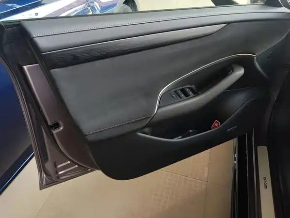 Xiaomi SU7 2025
