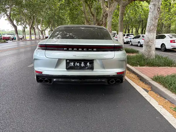 Porsche Panamera 2024