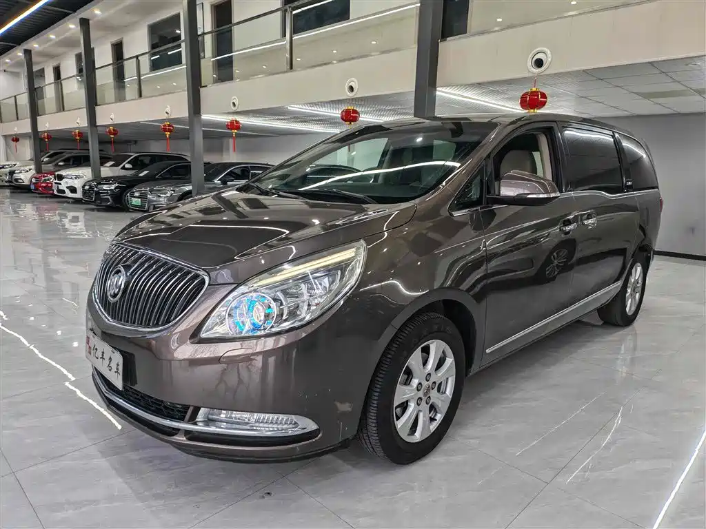 Buick GL8 2016 — фото 1