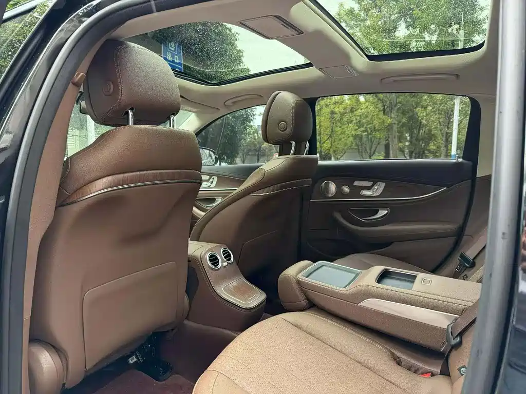 Mercedes-Benz E-Class 2023