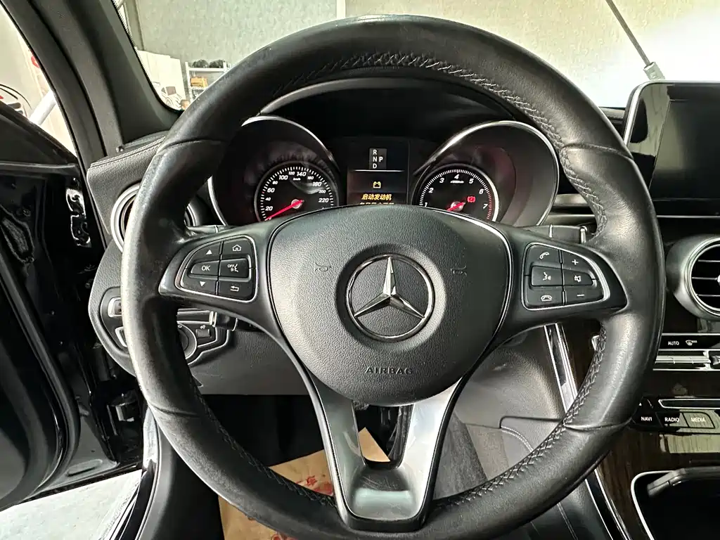 Mercedes-Benz GLC 2018 — фото 14