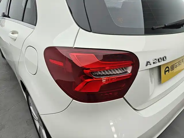 Mercedes-Benz A-Class 2016 — фото 16