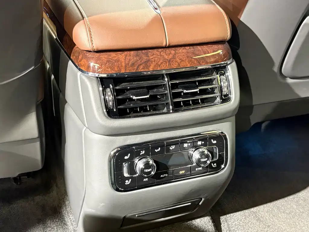 Hongqi Golden Sunflower Guoyao 2022 — фото 19