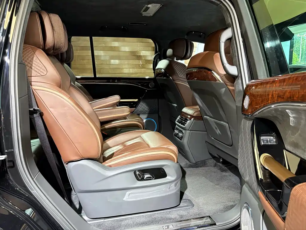 Hongqi Golden Sunflower Guoyao 2022 — фото 25