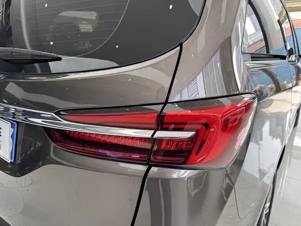 Buick GL8 2023