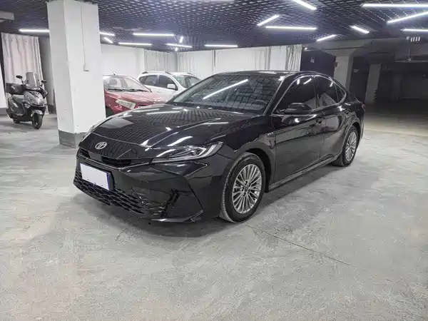 Toyota Camry 2025