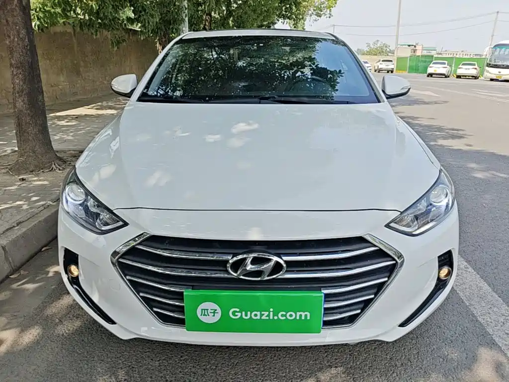 Hyundai Elantra 2018 — фото 3