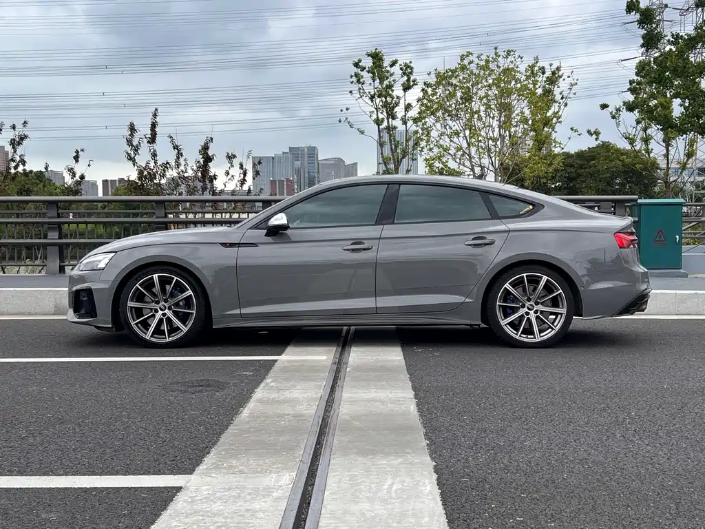 Audi S5 2023 — фото 2