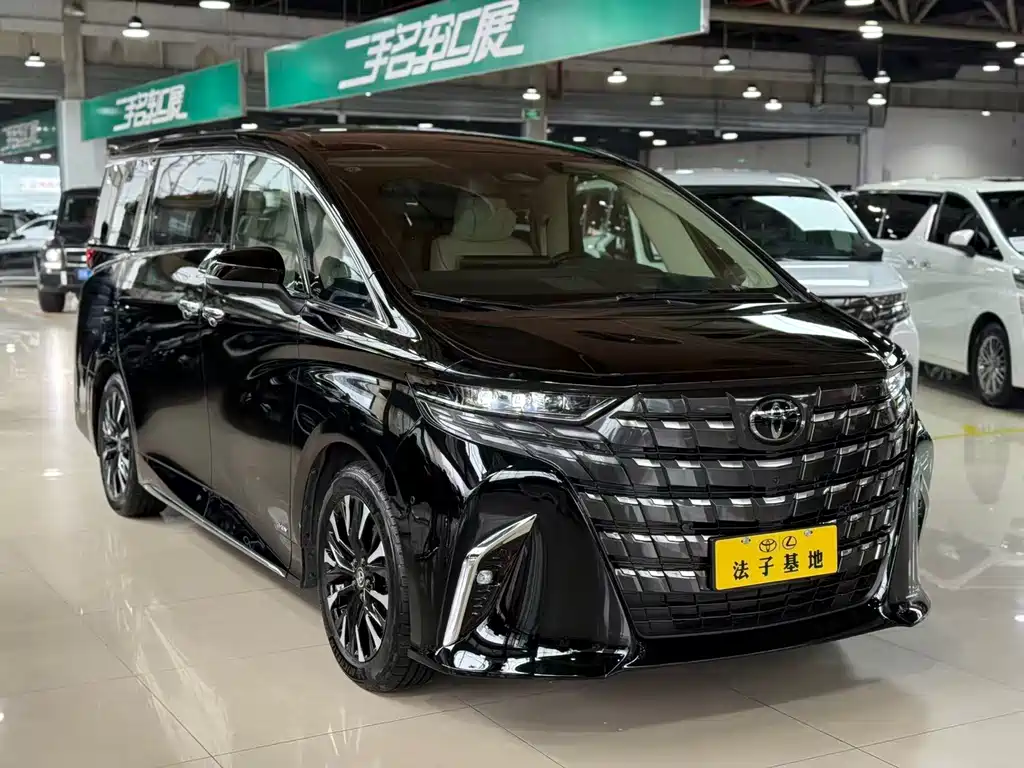 Toyota Alphard 2024 — фото 3