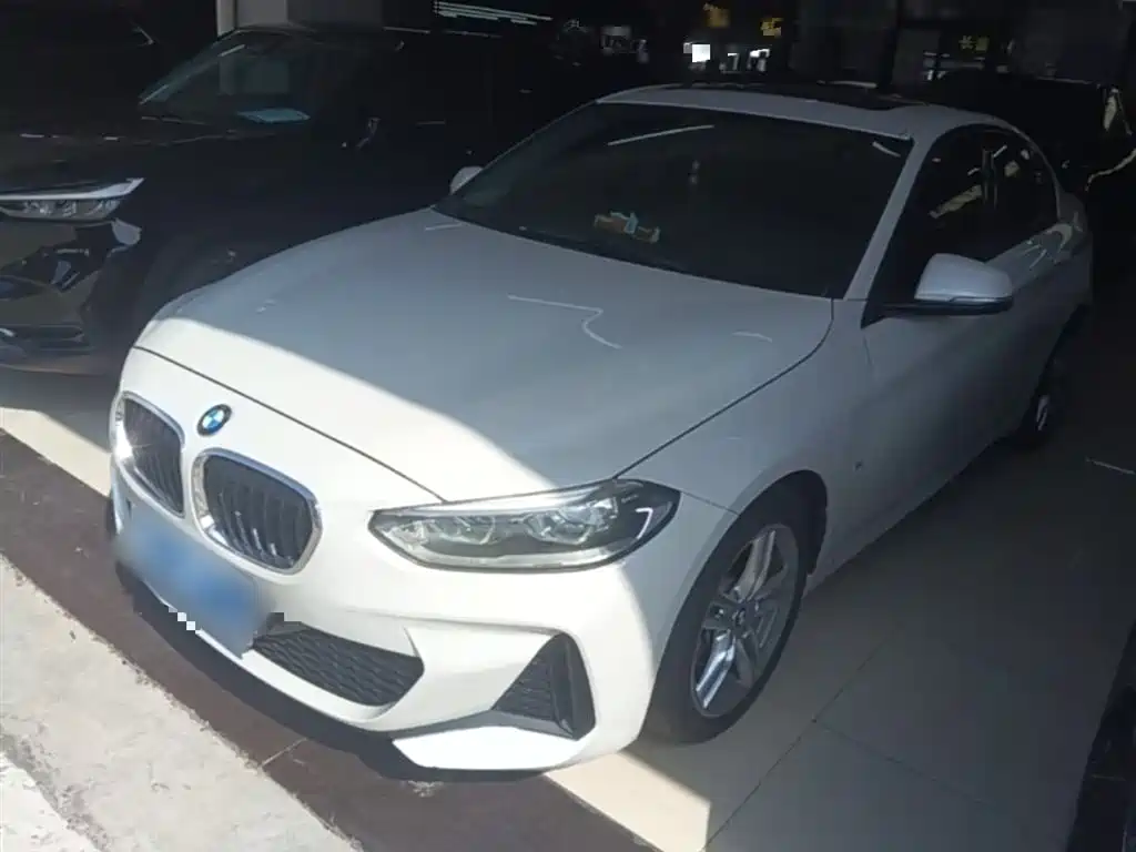 BMW 1 Series 2019 — фото 1