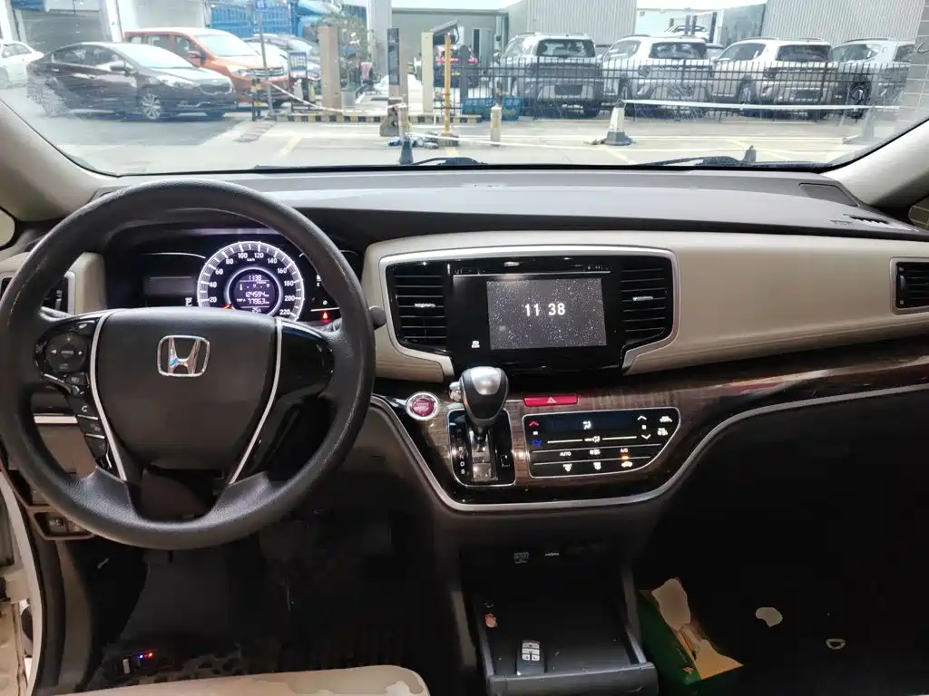 Honda Odyssey 2017 — фото 10