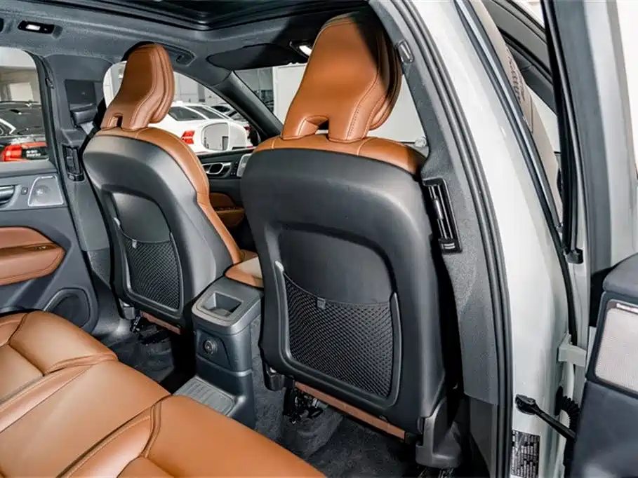 Volvo XC60 PHEV 2025 — фото 23