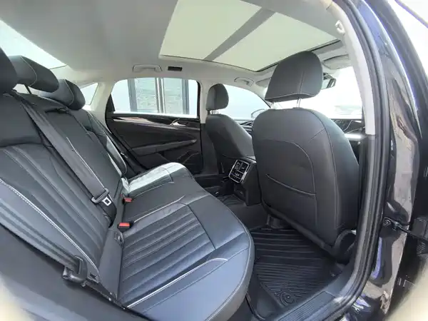 Volkswagen Passat 2023