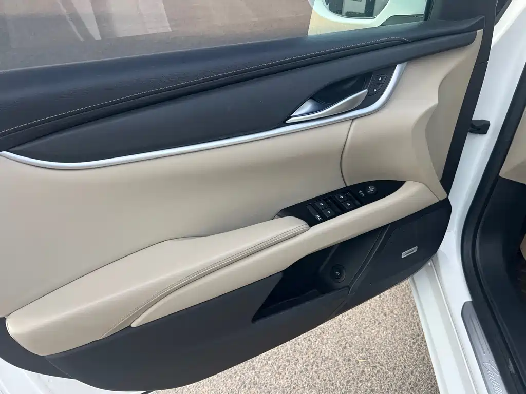 Cadillac XTS 2018 — фото 12