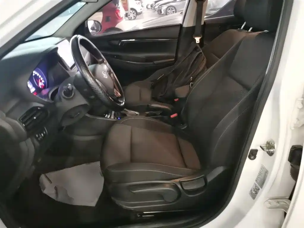 Hyundai Elantra 2019 — фото 15