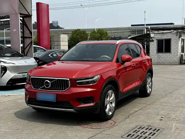 Volvo XC40 2021