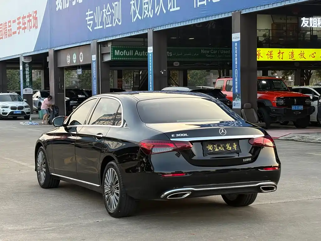 Mercedes-Benz E-Class 2023 — фото 20