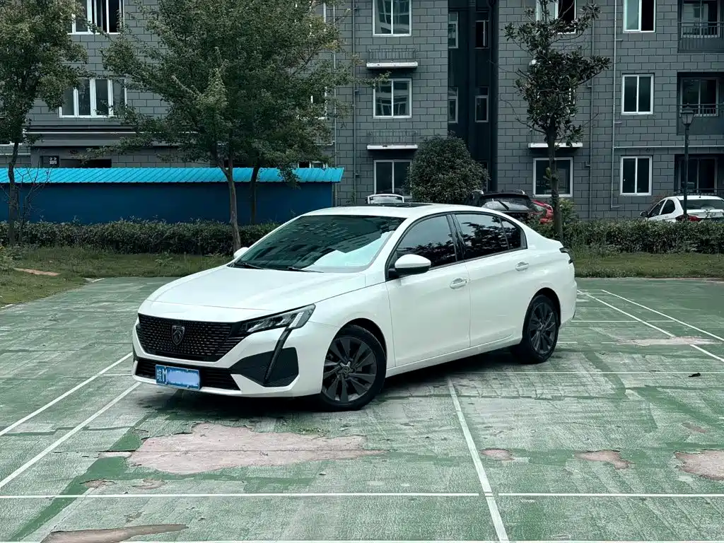 Peugeot 408 2022