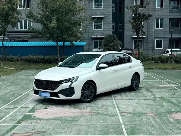 Peugeot 408 2022
