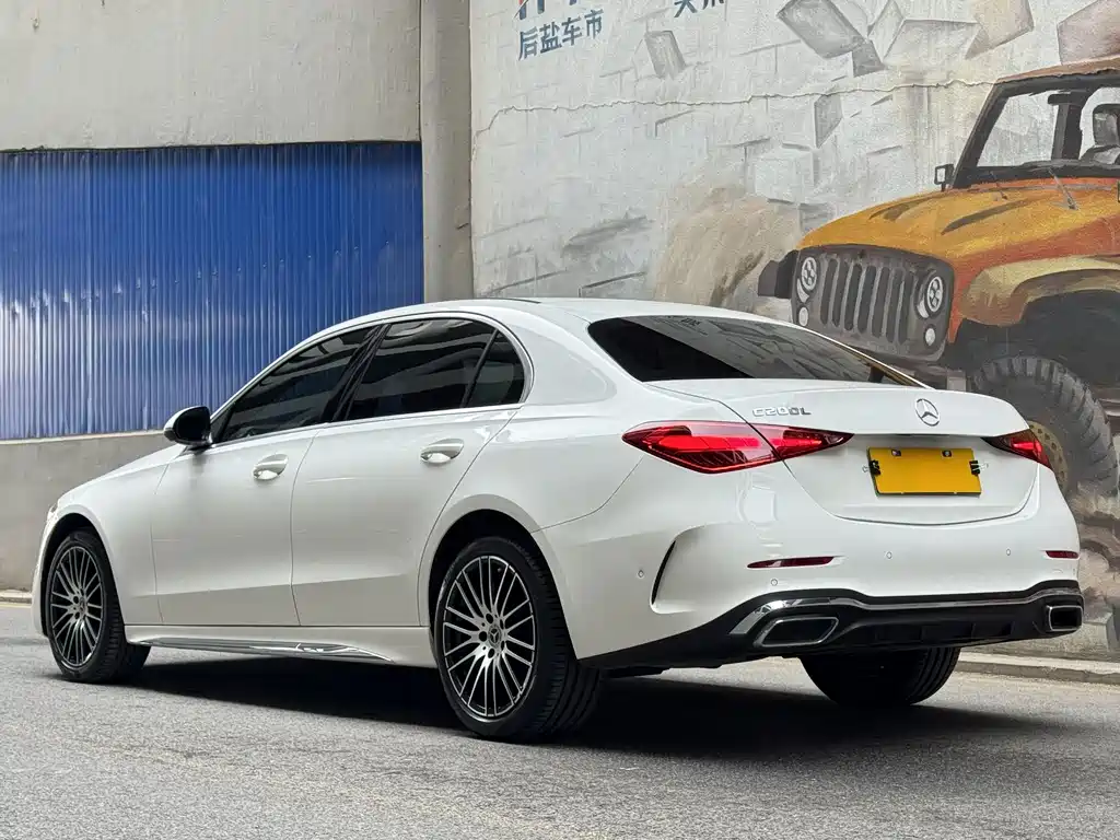 Mercedes-Benz C-Class 2023 — фото 4