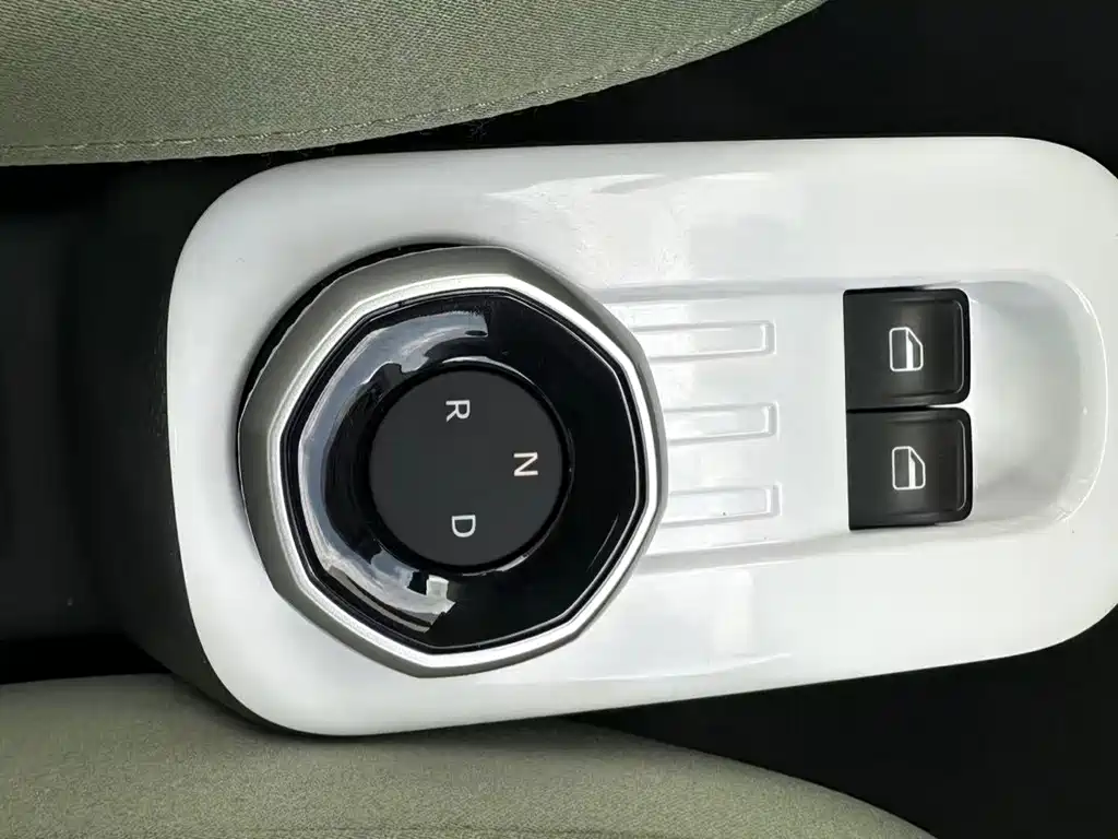 Geely Galaxy Panda 2025 — фото 11
