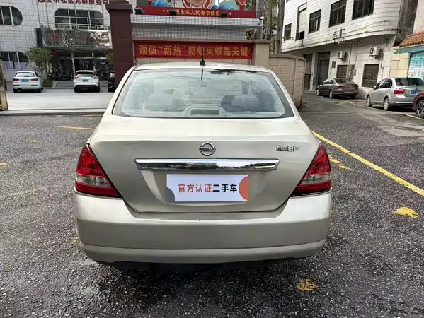 Nissan Tiida 2007