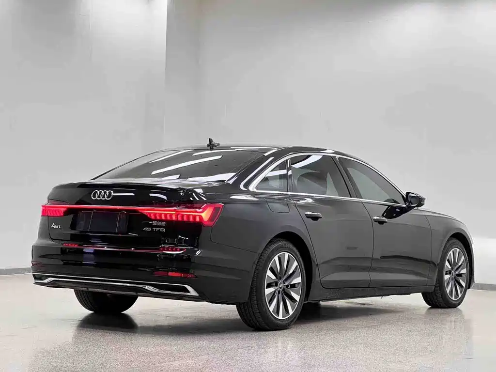 Audi A6L 2024 — фото 29