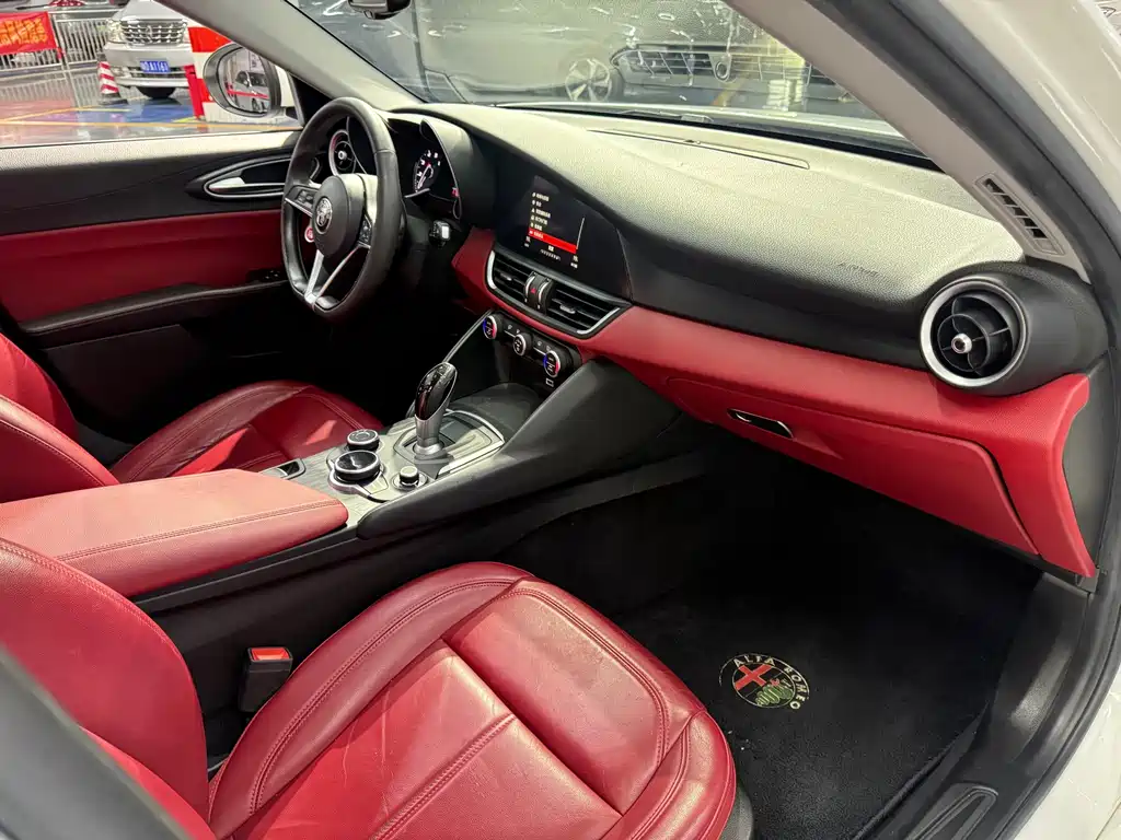 Alfa Romeo Giulia Juliet 2018 — фото 14