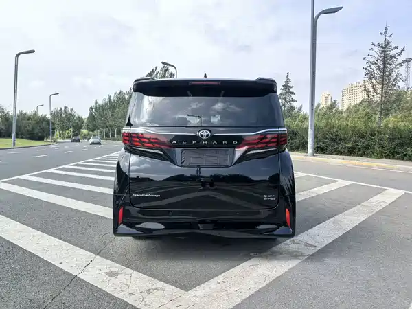 Toyota Alphard 2024