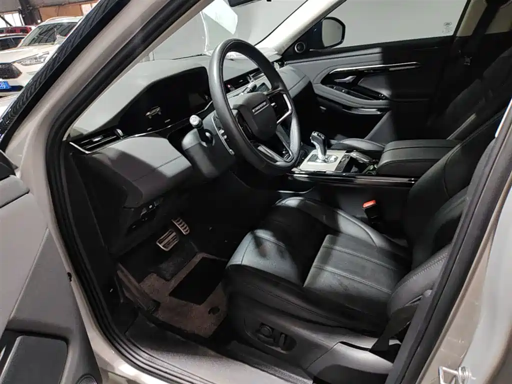 Land Rover Evoque 2021 — фото 15