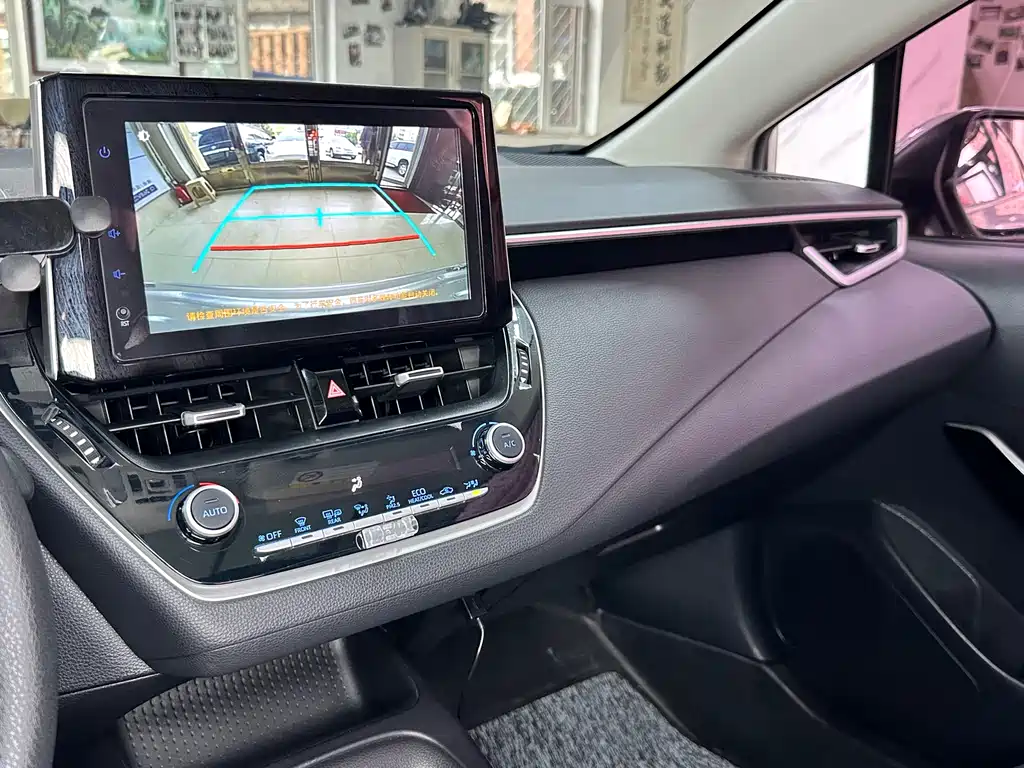 Toyota Corolla 2022 — фото 18